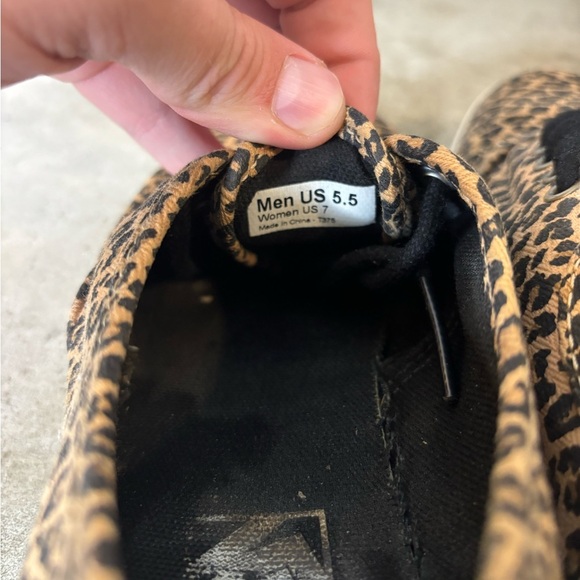 Vans Leopard Authentic Shoes Size M5.5 / W7 Leopard Print Excellent Condition - Picture 11 of 13